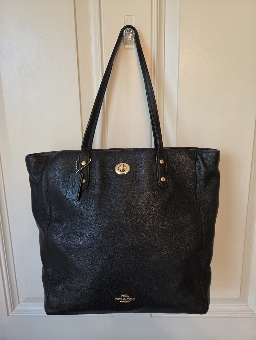 Coach Black Leather Turnlock Town Tote #G1792-F12184 🖤💛